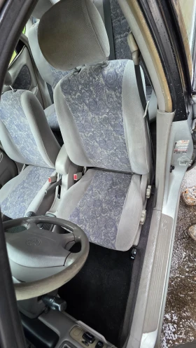 Toyota Corolla КАПАРИРАНА! , снимка 10