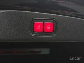 Mercedes-Benz E 400 4MATIC Coupe, снимка 16