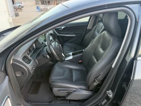 Volvo V60 D5 2.4D AWD/Автомат/Навигация/Собствен лизинг , снимка 9