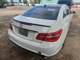 Обява за продажба на Mercedes-Benz E 500 AMG PACK* HARMAN* BI-XENON* KEYLESS* РЕЗЕРВНА ГУМА ~21 999 лв. - изображение 4