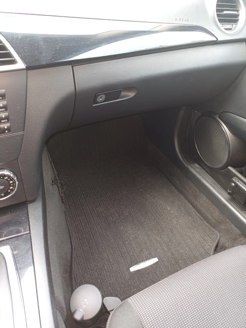 Mercedes-Benz C 200, снимка 6 - Автомобили и джипове - 53072038