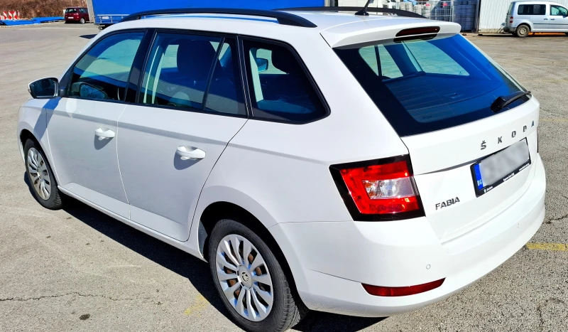 Skoda Fabia, снимка 3 - Автомобили и джипове - 49585370