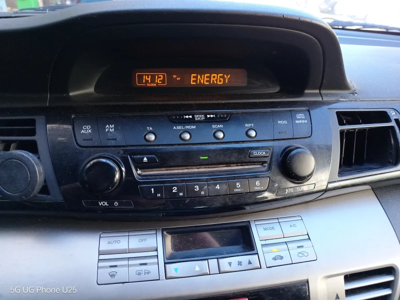 Honda Fr-v 2.2TDI, снимка 8 - Автомобили и джипове - 52254033