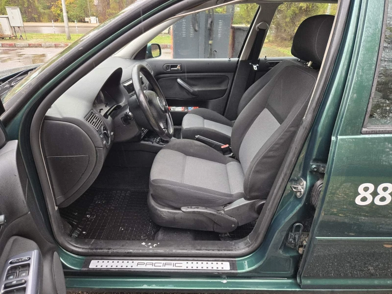 VW Golf Pacific, снимка 6 - Автомобили и джипове - 52473097