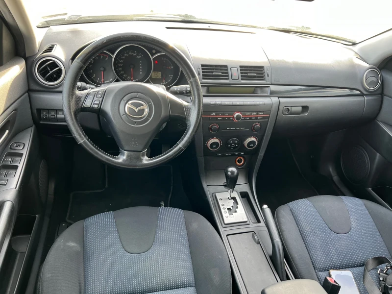 Mazda 3 1.6i Автомат, снимка 8 - Автомобили и джипове - 52553520