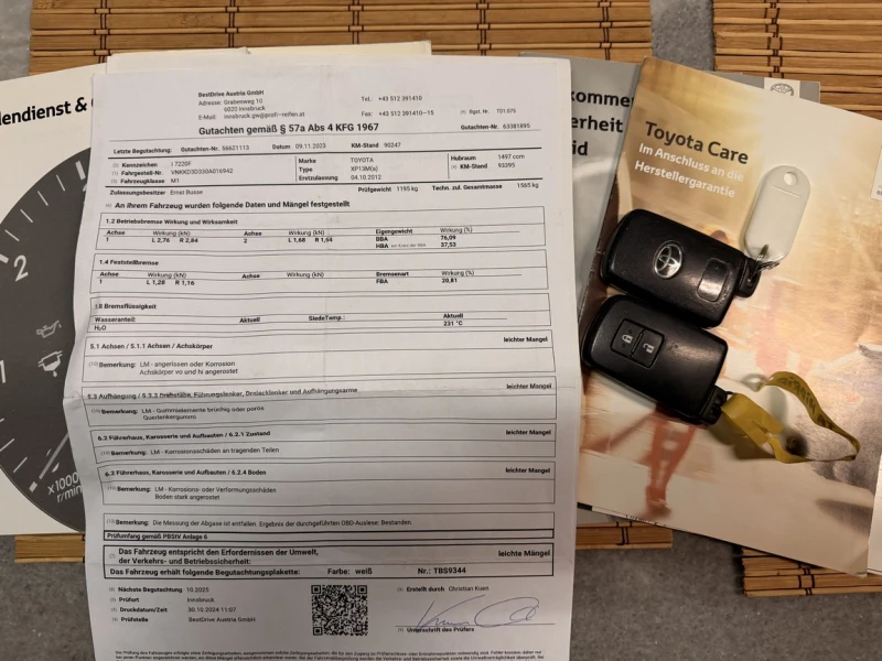 Toyota Yaris 98000km!!!, снимка 16 - Автомобили и джипове - 53064691