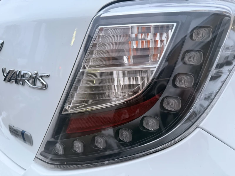 Toyota Yaris 98000km!!!, снимка 15 - Автомобили и джипове - 53064691