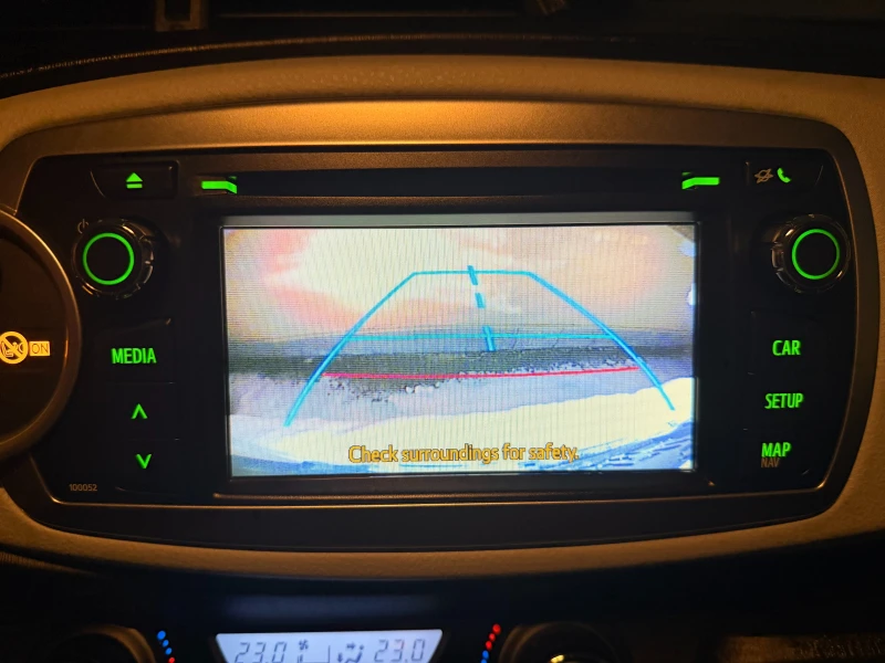 Toyota Yaris 98000km!!!, снимка 17 - Автомобили и джипове - 53064691