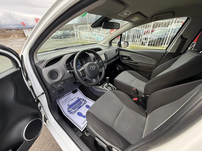 Toyota Yaris FACELIFT HYBRID NAVI ШВЕЙЦАРИЯ, снимка 6 - Автомобили и джипове - 53253264