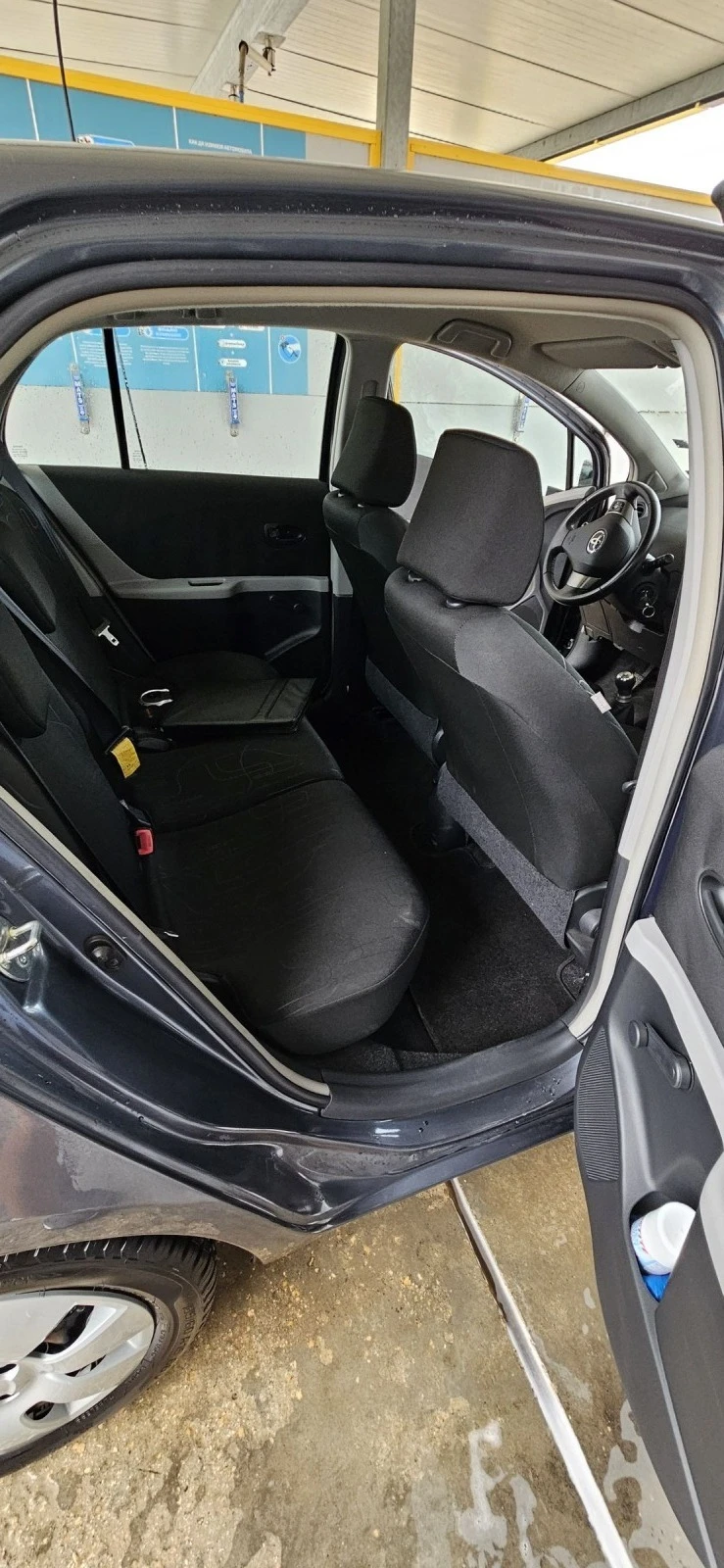 Toyota Yaris 1.0, снимка 3 - Автомобили и джипове - 46695228