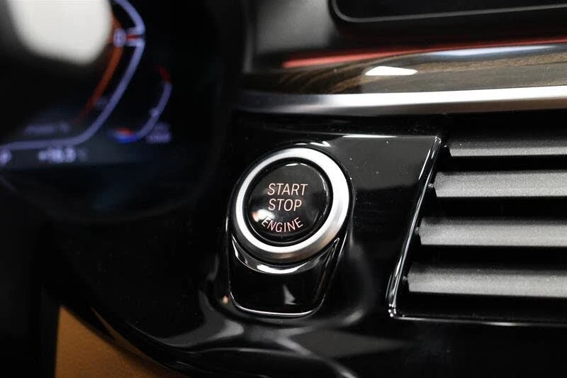 BMW 540 M-Package HeadUp* АвтоКредит* (ЦЕНА ДО БГ), снимка 13 - Автомобили и джипове - 53206040