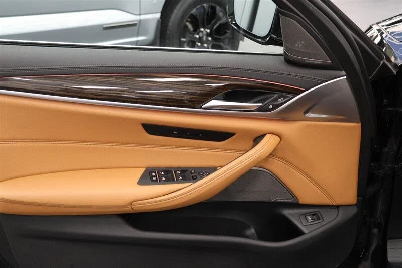 BMW 540 M-Package HeadUp* АвтоКредит* (ЦЕНА ДО БГ), снимка 9 - Автомобили и джипове - 53206040