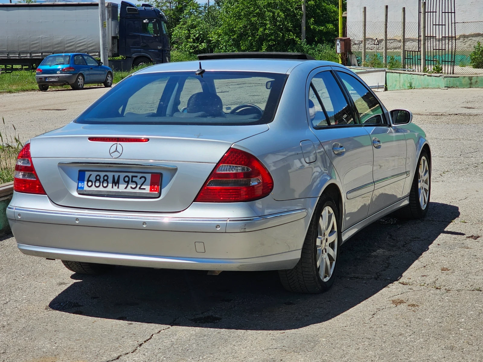 Mercedes-Benz E 320 224кс 7G Дистроник Подгрев Обдухване Печка Пружини - изображение 3