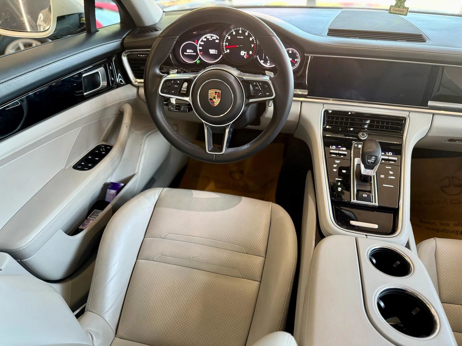 Porsche Panamera 4* Panorama* Лизинг - изображение 7