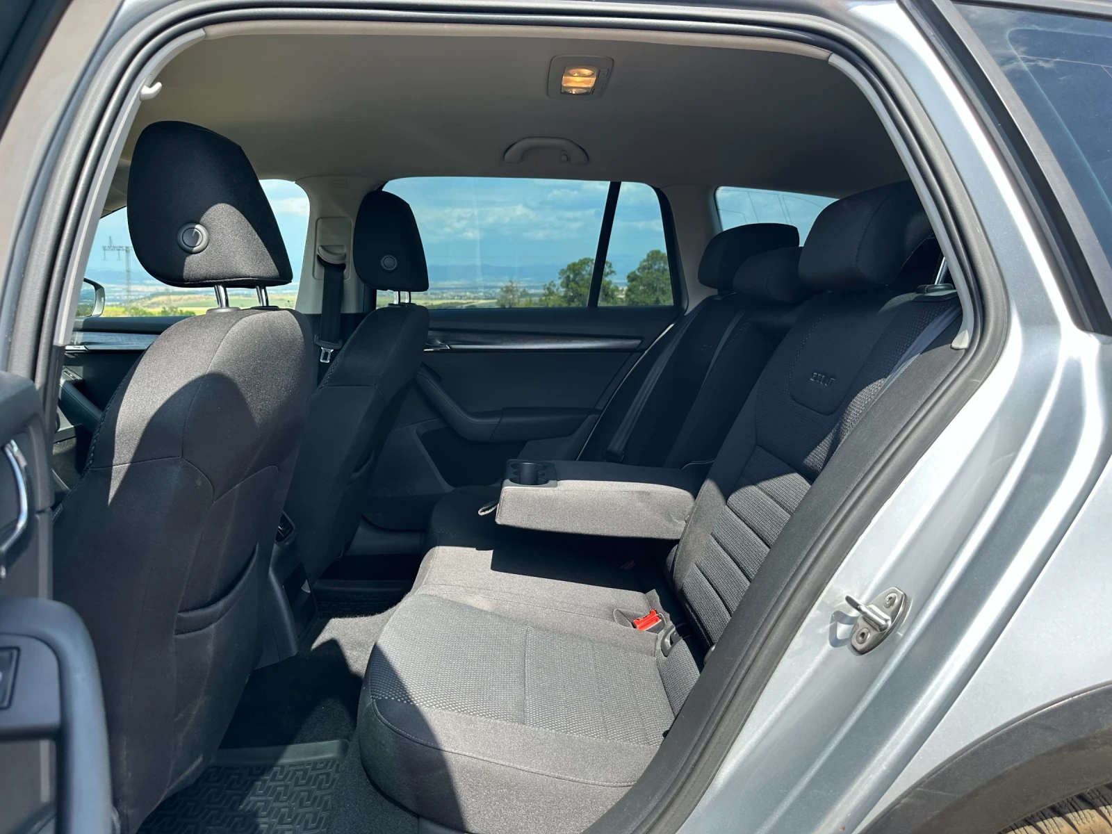 Skoda Octavia Scout | Mobile.bg   14