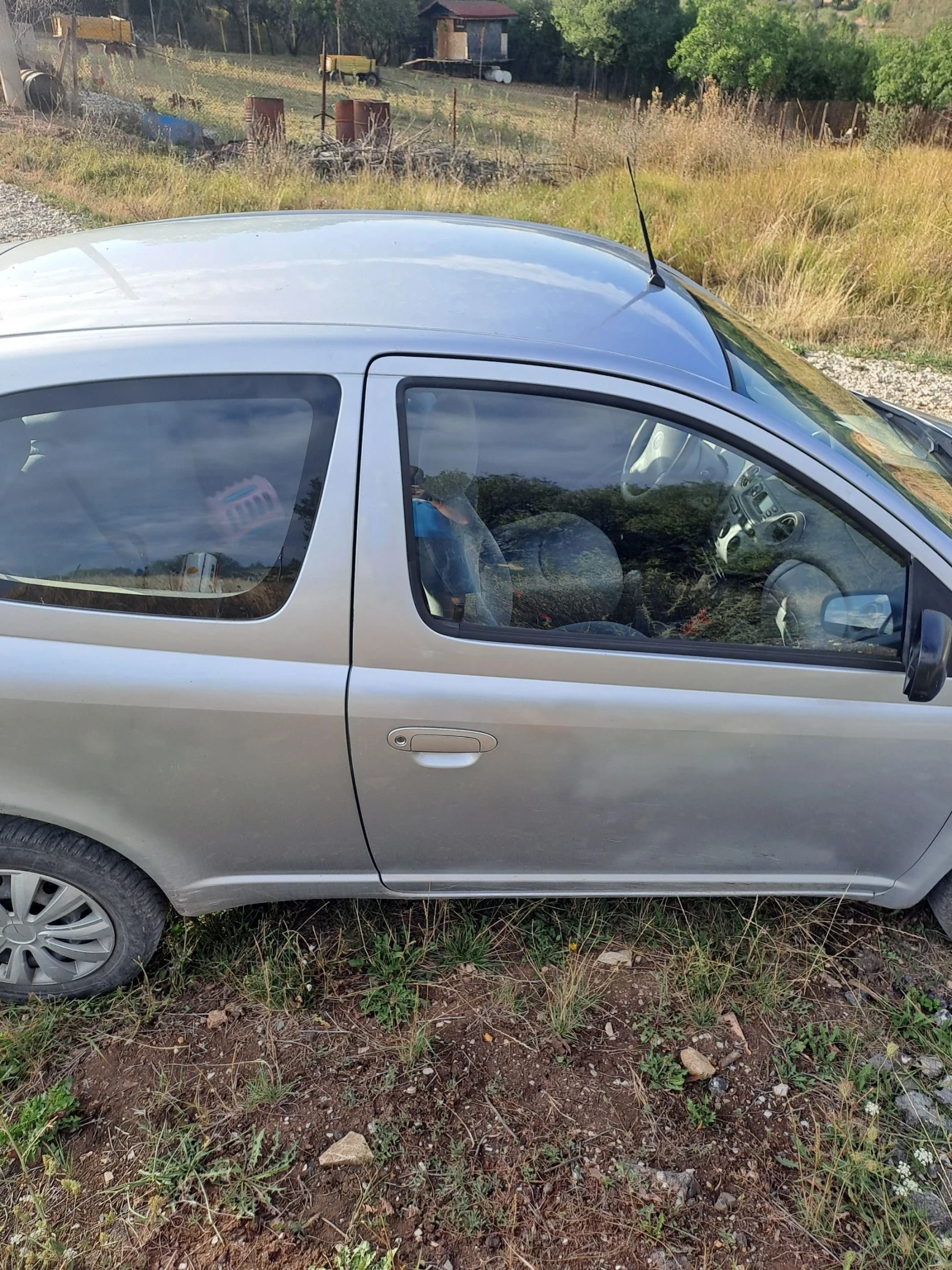 Toyota Yaris  - изображение 3