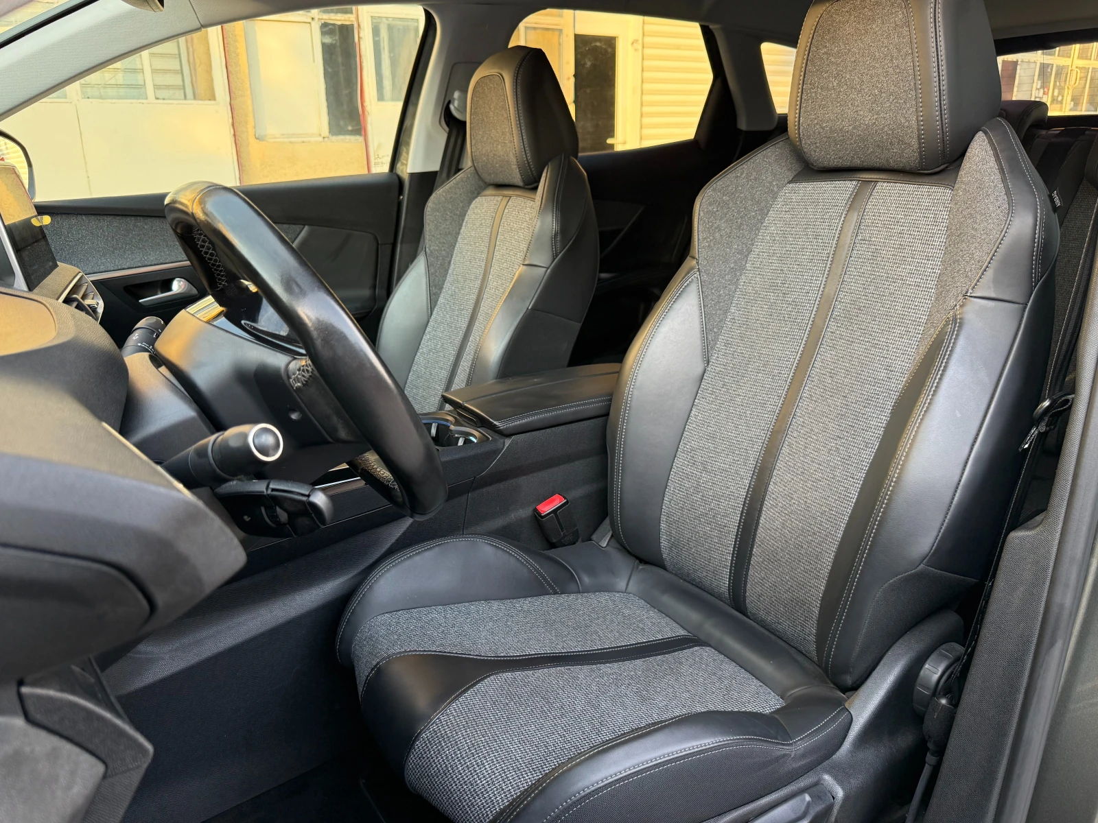 Peugeot 3008 1.5* Blue-HDi* Allure - изображение 9