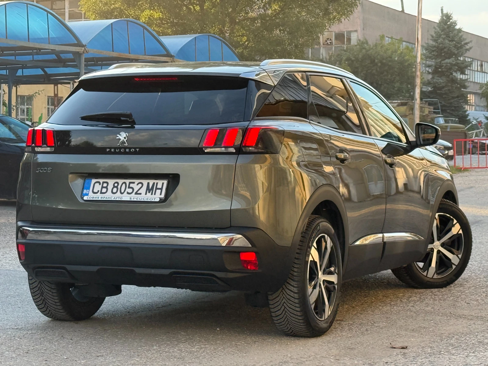 Peugeot 3008 1.5* Blue-HDi* Allure - изображение 6