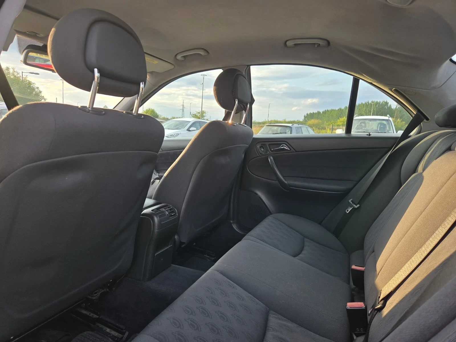 Mercedes-Benz C 200  - изображение 3