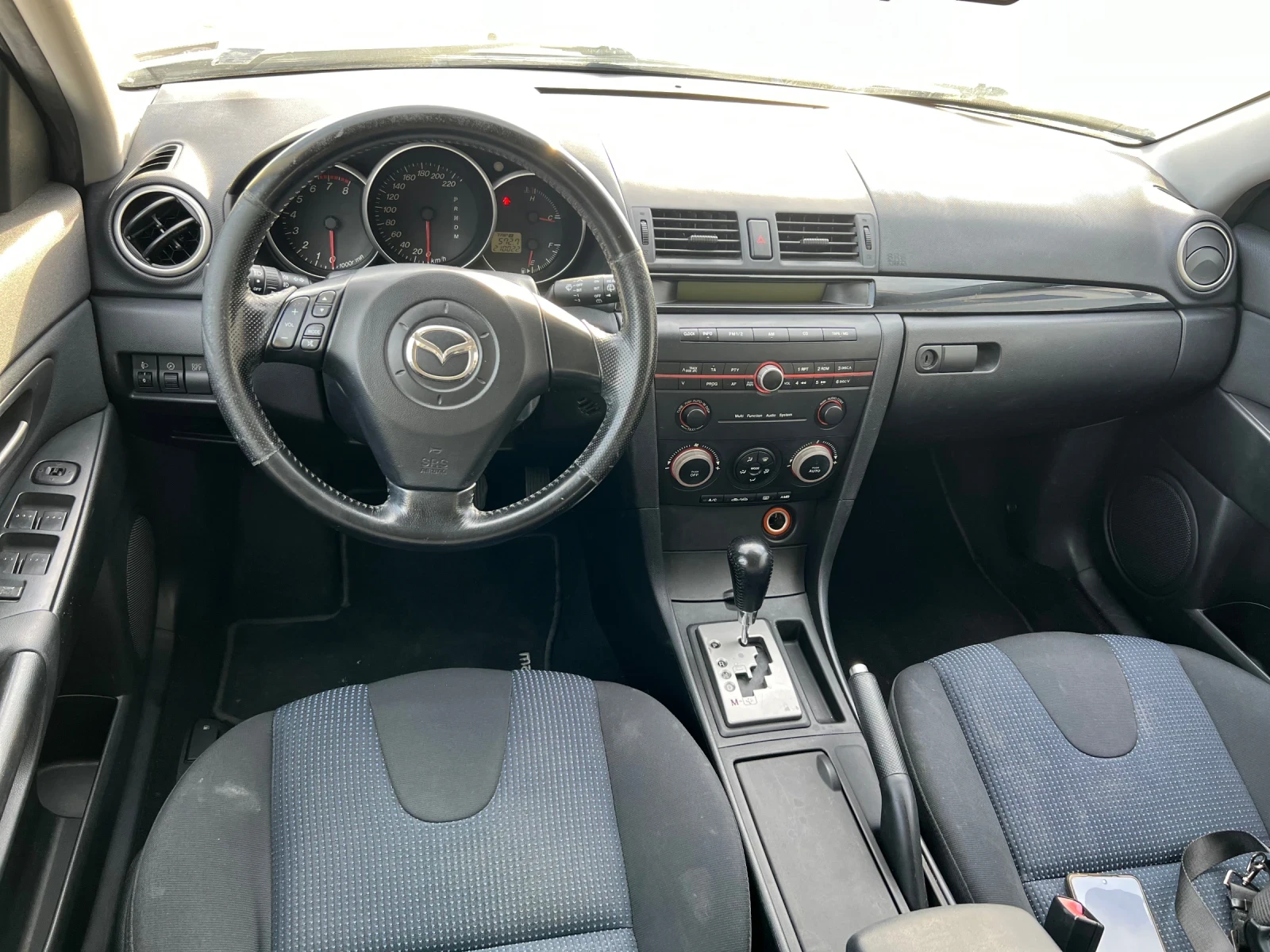 Mazda 3 1.6i Автомат - изображение 8