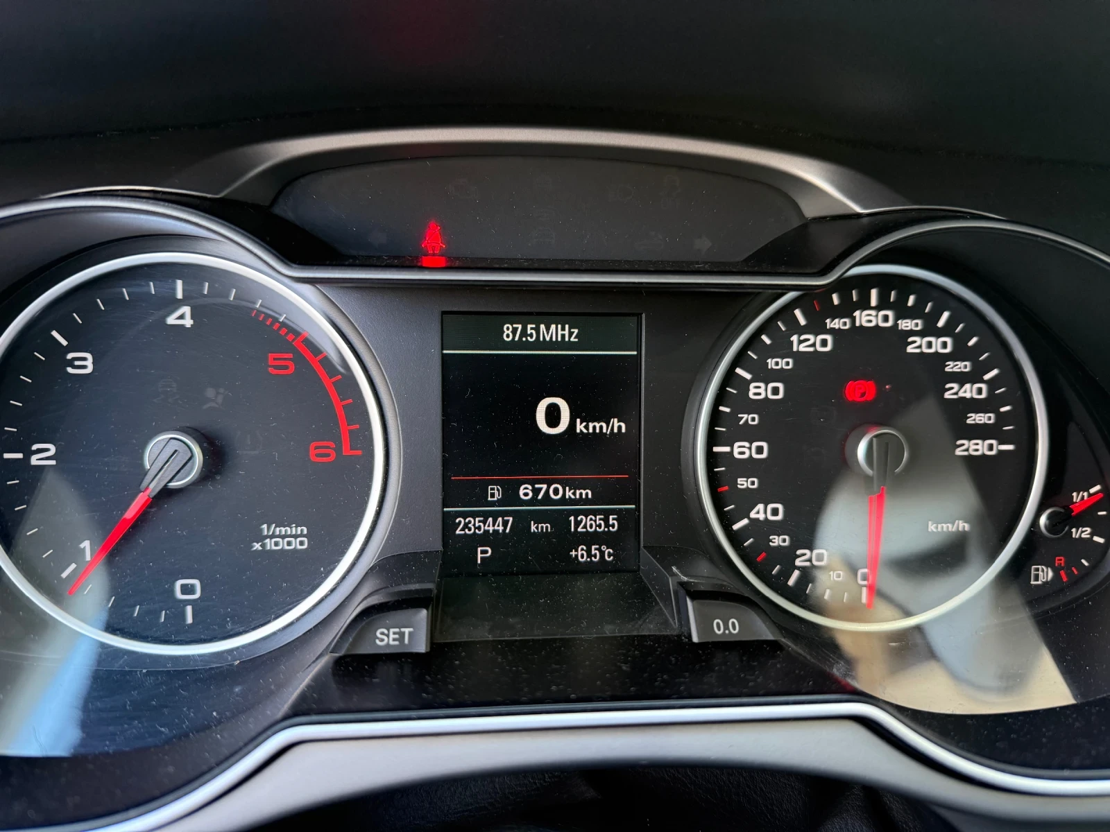 Audi A4 Allroad 177hp / Distronic / B&O, снимка 16 - Автомобили и джипове - 53651440