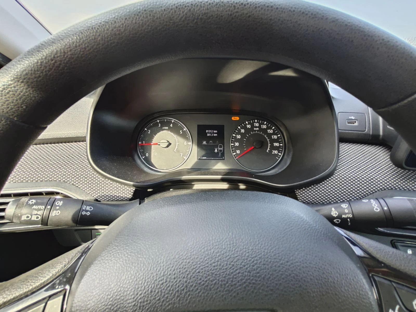 Dacia Logan 1.0 Tce/LPG/100k.c., снимка 16 - Автомобили и джипове - 53724485