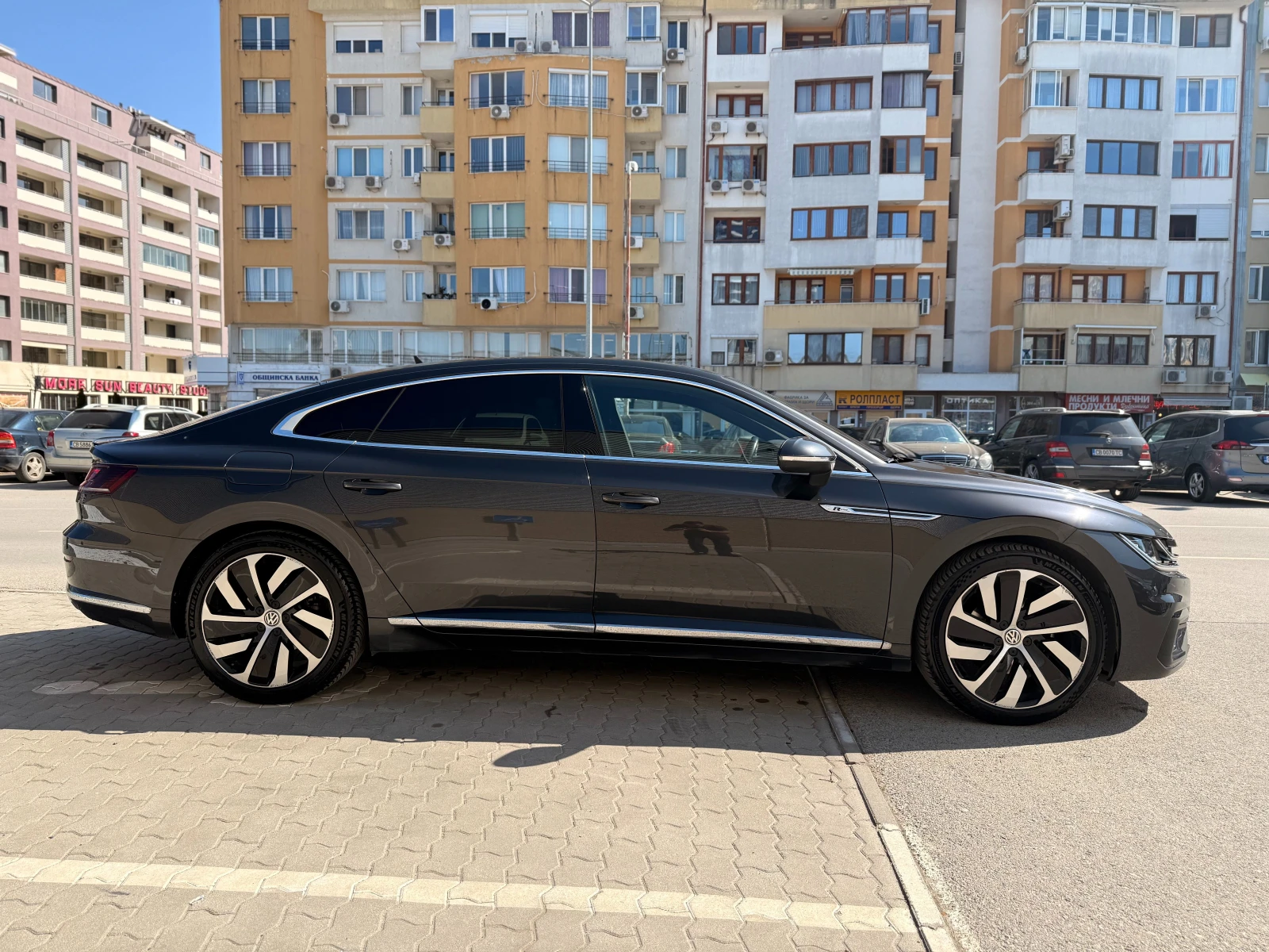 VW Arteon 4Motion, R-Line, снимка 4 - Автомобили и джипове - 53843569