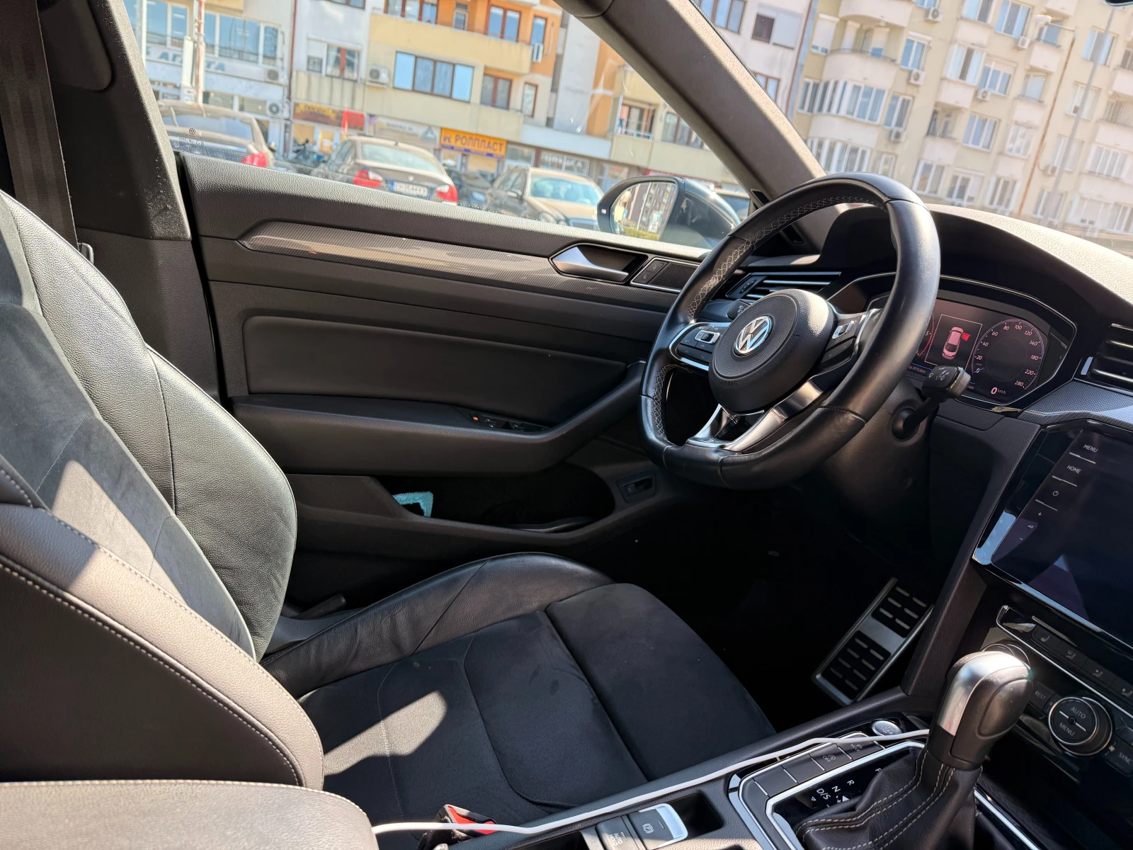 VW Arteon 4Motion, R-Line, снимка 13 - Автомобили и джипове - 53843569