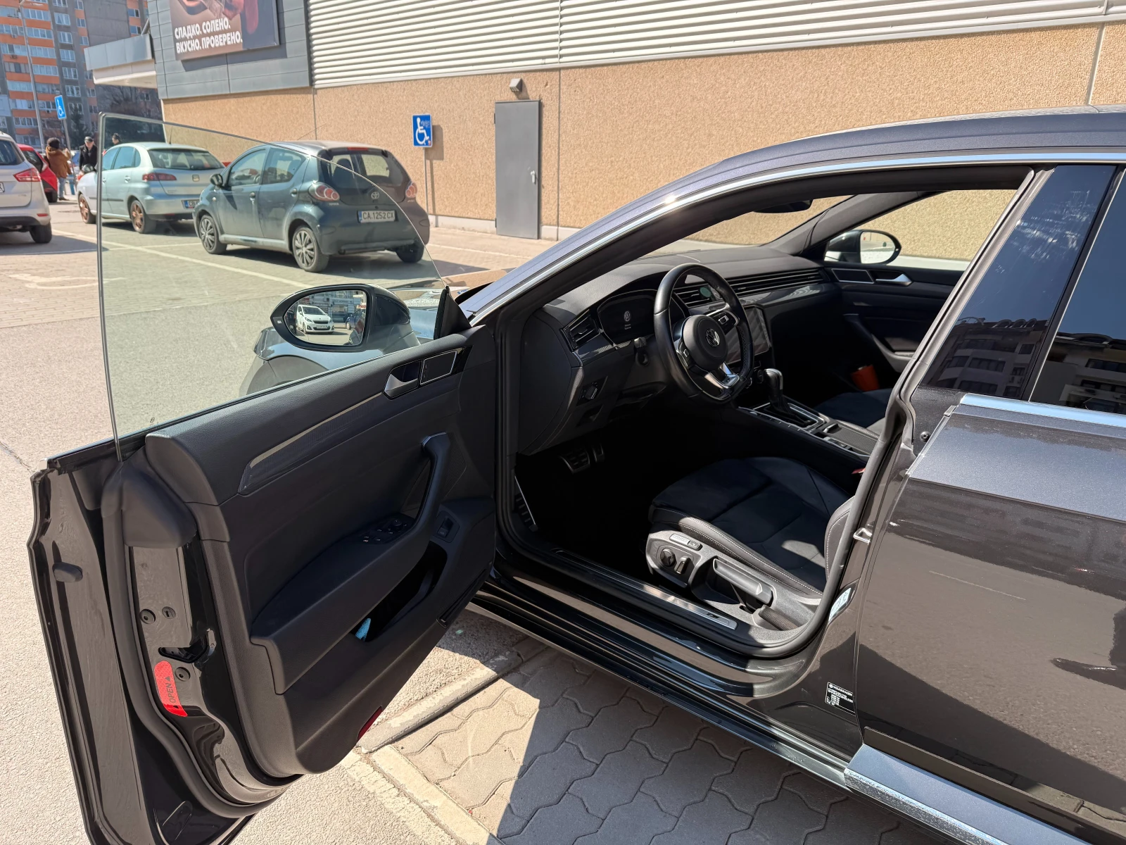 VW Arteon 4Motion, R-Line, снимка 11 - Автомобили и джипове - 53843569