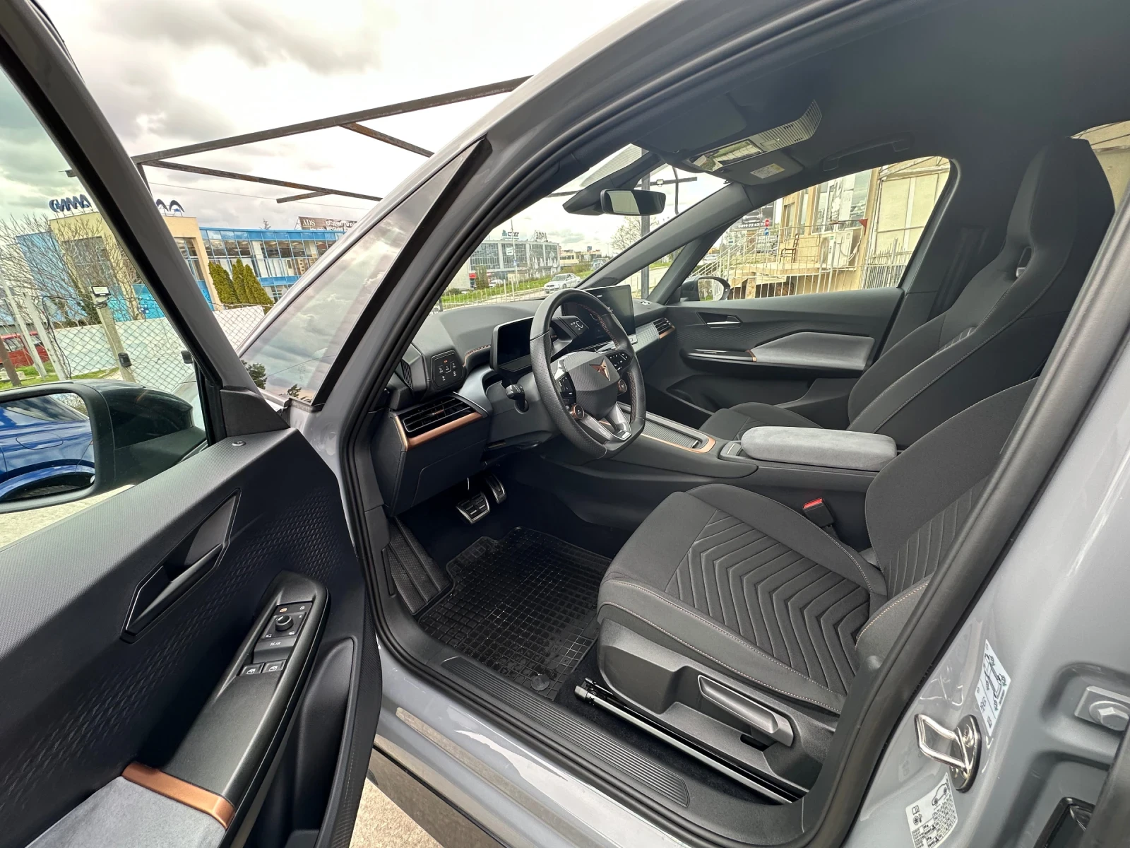 Cupra Born 82kW/h* 22000KM!!* HEAD-UP!!!, снимка 7 - Автомобили и джипове - 54156242