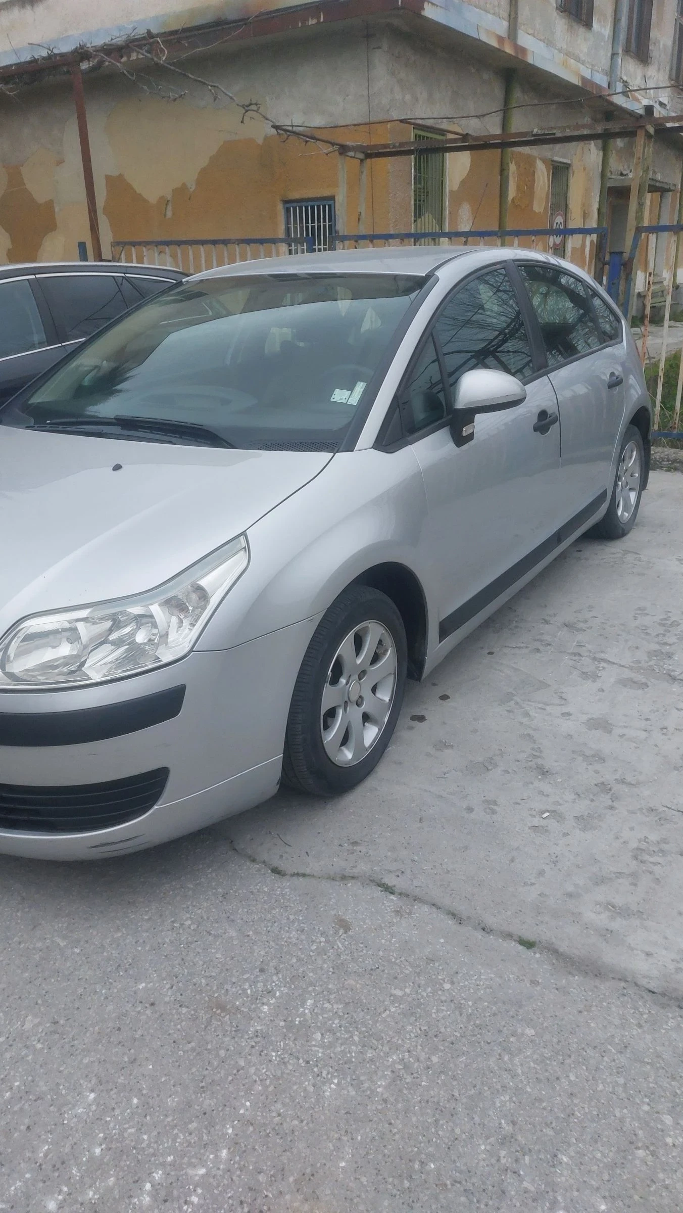 Citroen C4 1.4i, снимка 3 - Автомобили и джипове - 54203584