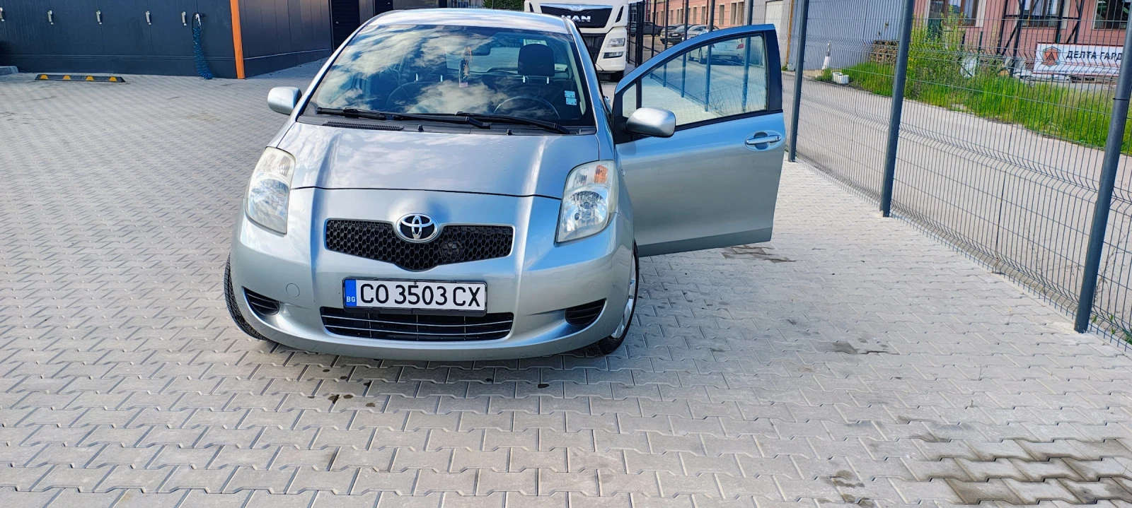 Toyota Yaris, снимка 2 - Автомобили и джипове - 54400399