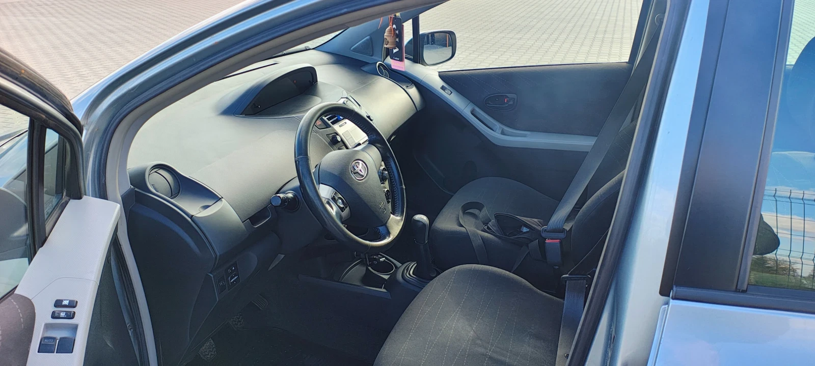 Toyota Yaris, снимка 7 - Автомобили и джипове - 54400399