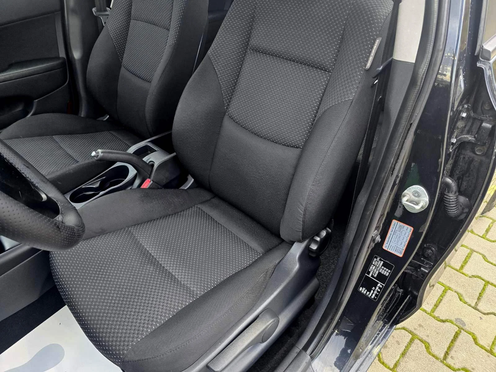Hyundai I30 1.6CRDI/ПЕРФЕКТЕН, снимка 9 - Автомобили и джипове - 54501334