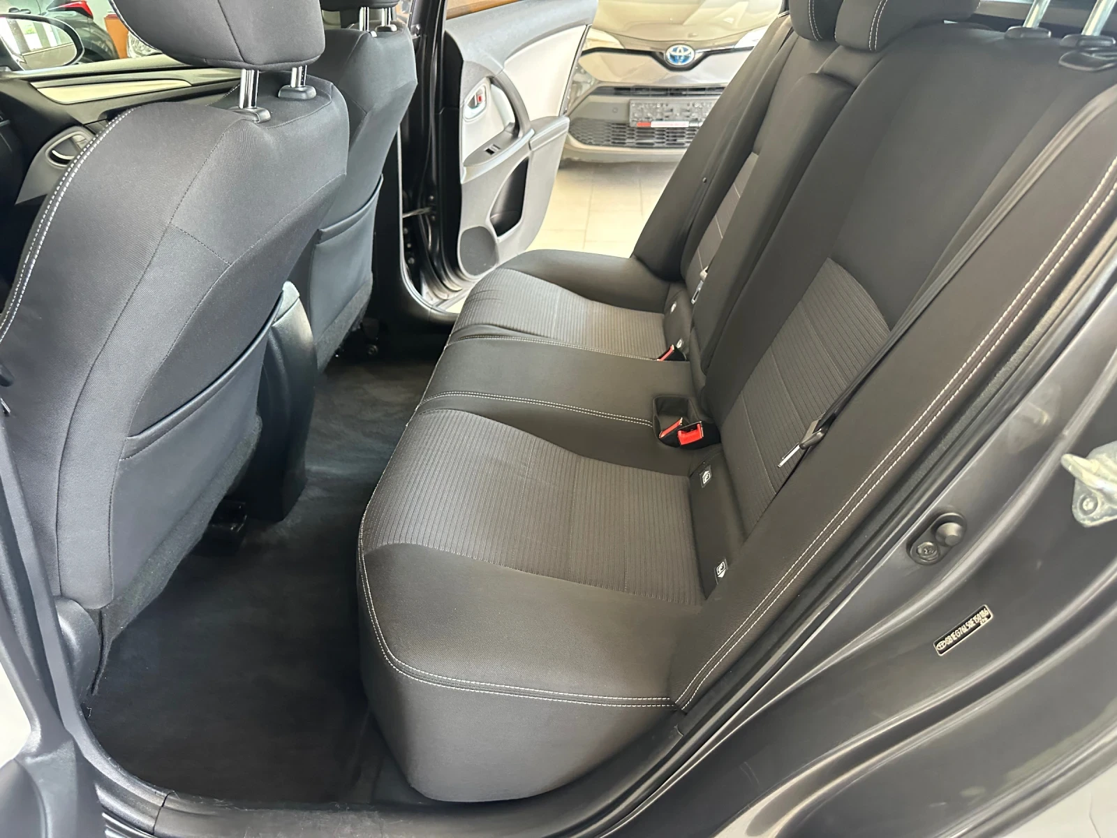 Toyota Avensis 1.8VVT-I | Mobile.bg � ����������� 12