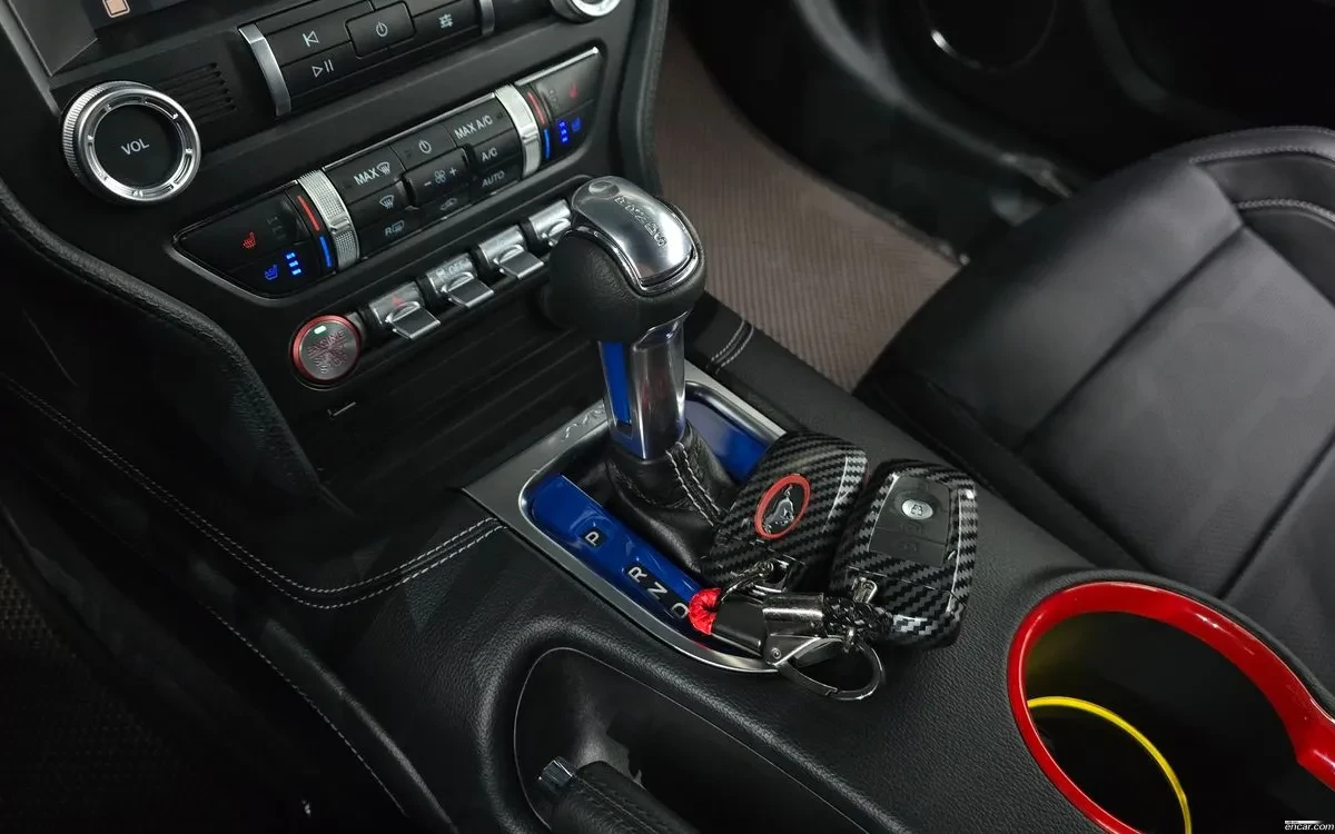 Ford Mustang 2.3L EcoBoost , снимка 9 - Автомобили и джипове - 54651743