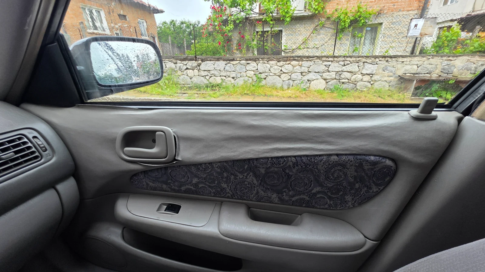 Toyota Corolla КАПАРИРАНА! , снимка 17 - Автомобили и джипове - 54782041