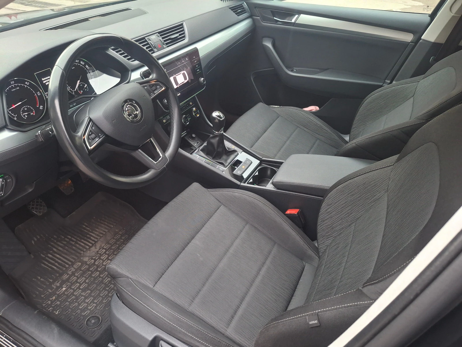 Skoda Superb, снимка 5 - Автомобили и джипове - 54819864