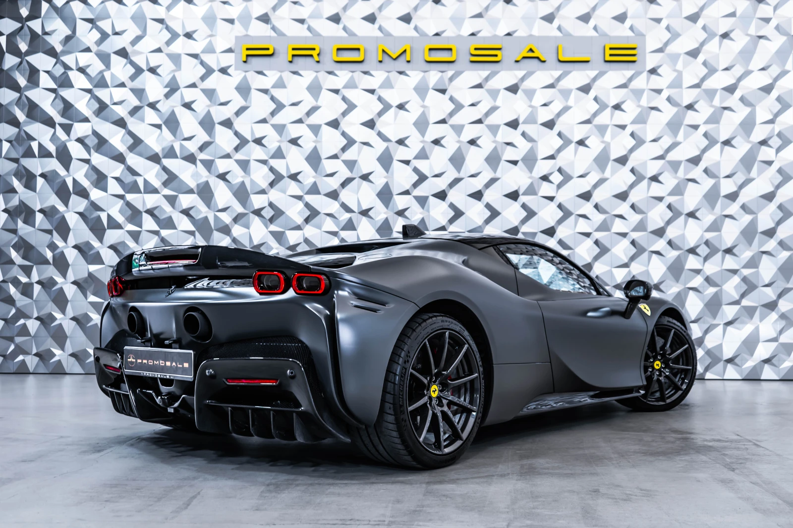 Ferrari SF 90 Carbon Pack* Lift* Carplay, снимка 4 - Автомобили и джипове - 54855837