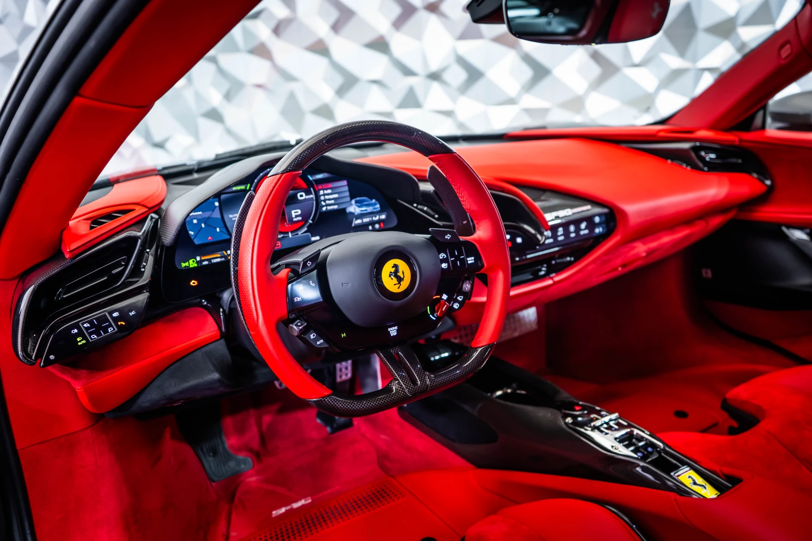 Ferrari SF 90 Carbon Pack* Lift* Carplay, снимка 8 - Автомобили и джипове - 54855837