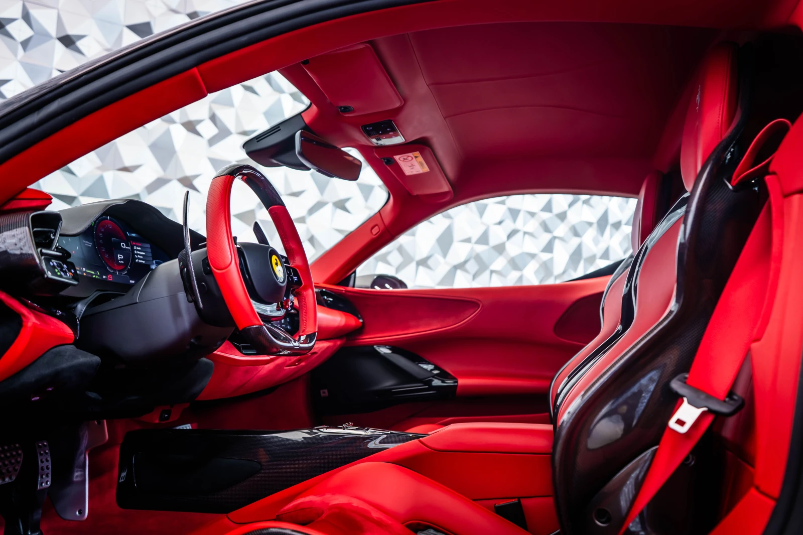 Ferrari SF 90 Carbon Pack* Lift* Carplay, снимка 14 - Автомобили и джипове - 54855837
