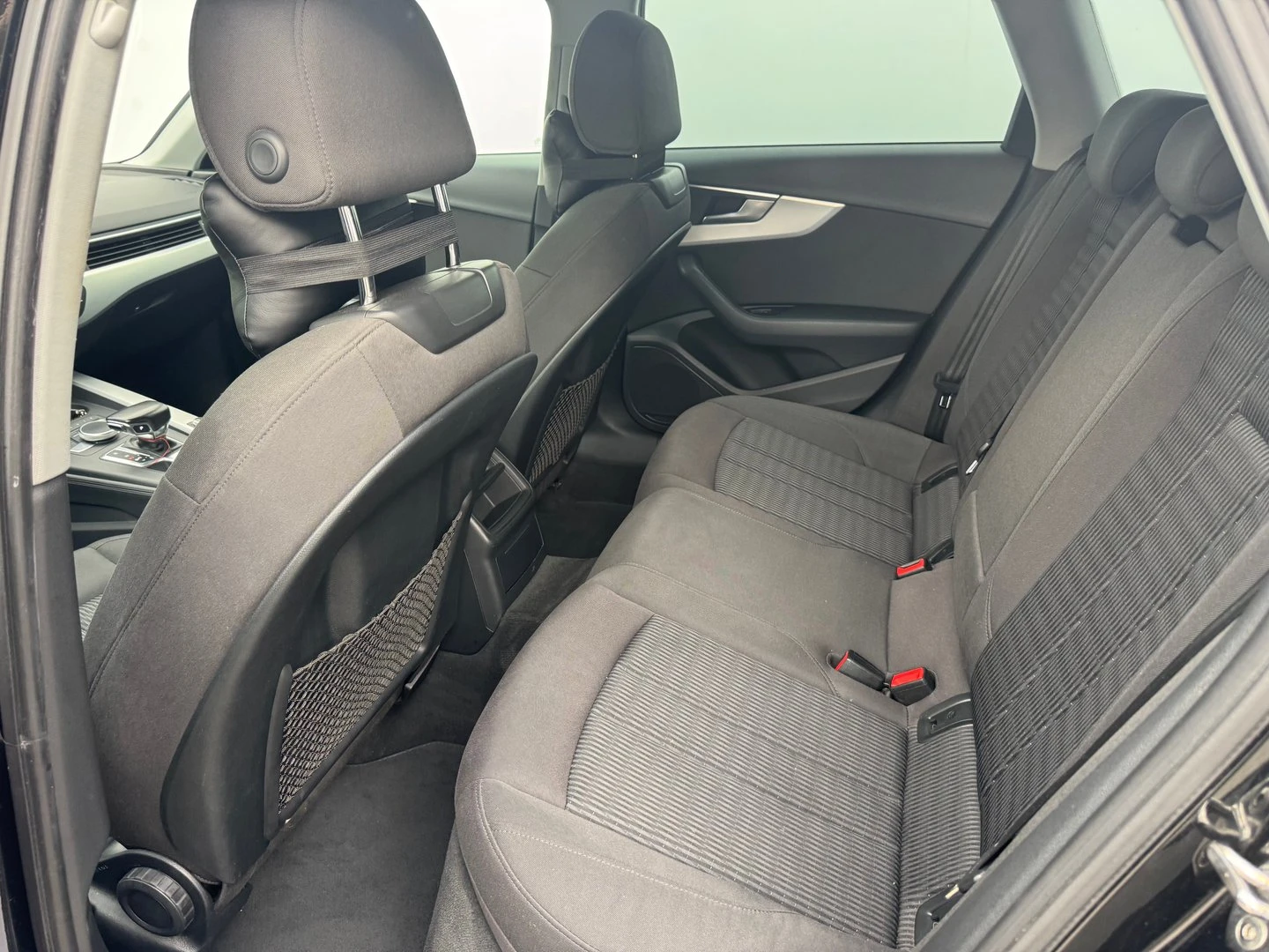 Audi A4, снимка 8 - Автомобили и джипове - 56420613