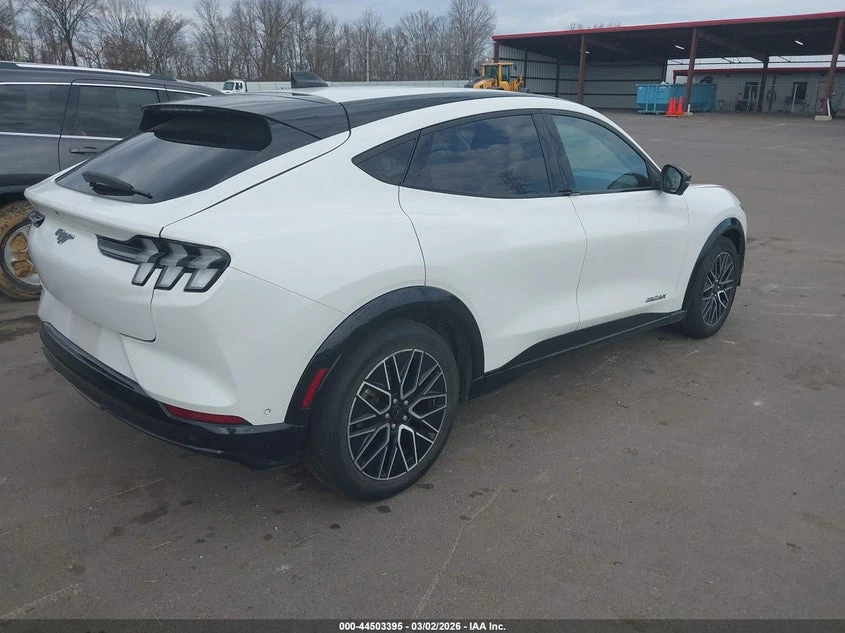 Ford Mustang Mach-E Premium, снимка 4 - Автомобили и джипове - 55486187
