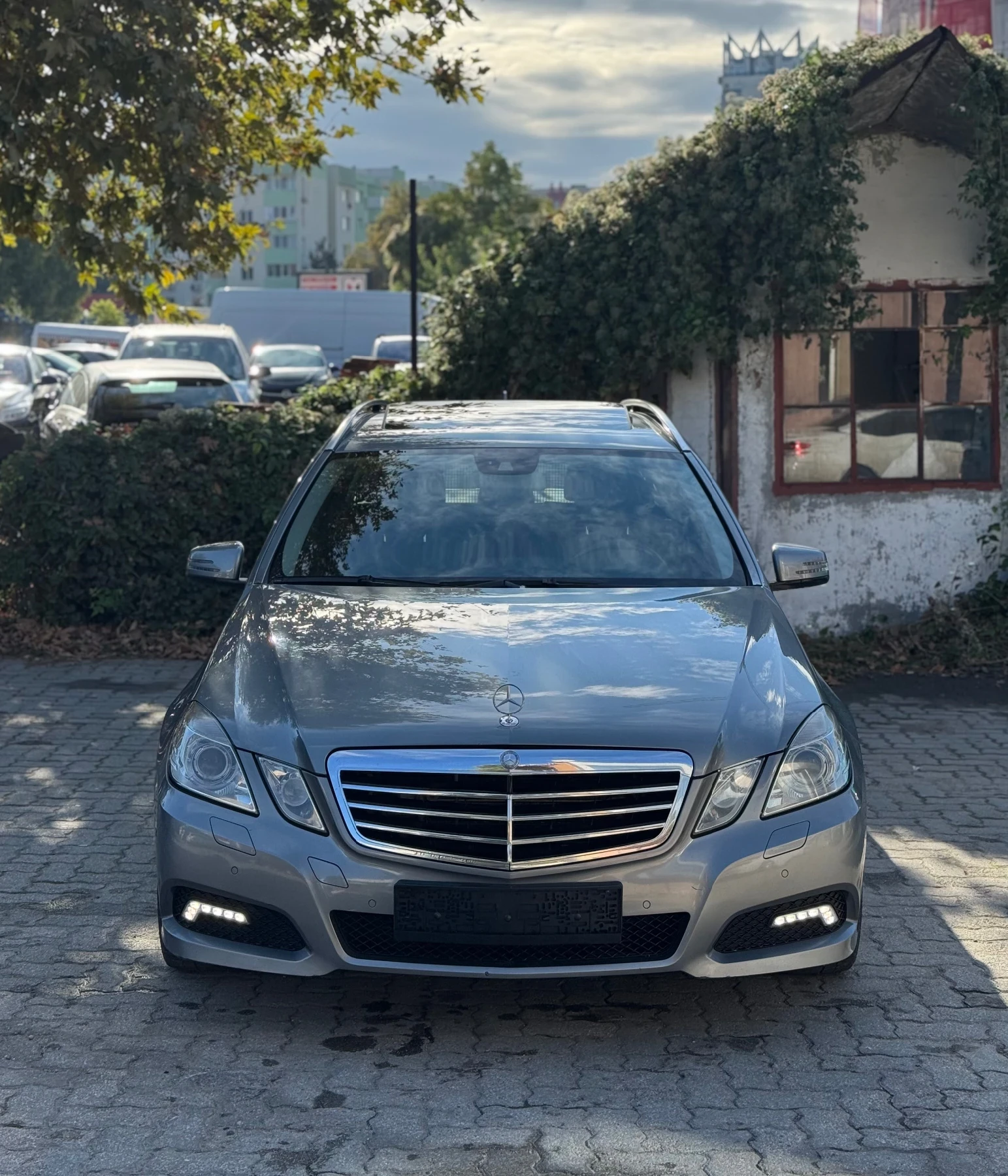 Mercedes-Benz E 350 CDI * AVANTGARDE * Bi-Xenon * Нави * Шибедах * 