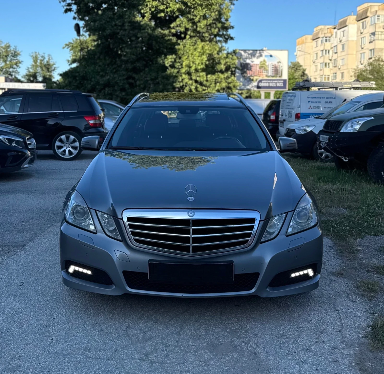 Mercedes-Benz E 350 CDI * AVANTGARDE * Bi-Xenon * Нави * Шибедах * , снимка 3 - Автомобили и джипове - 55880042