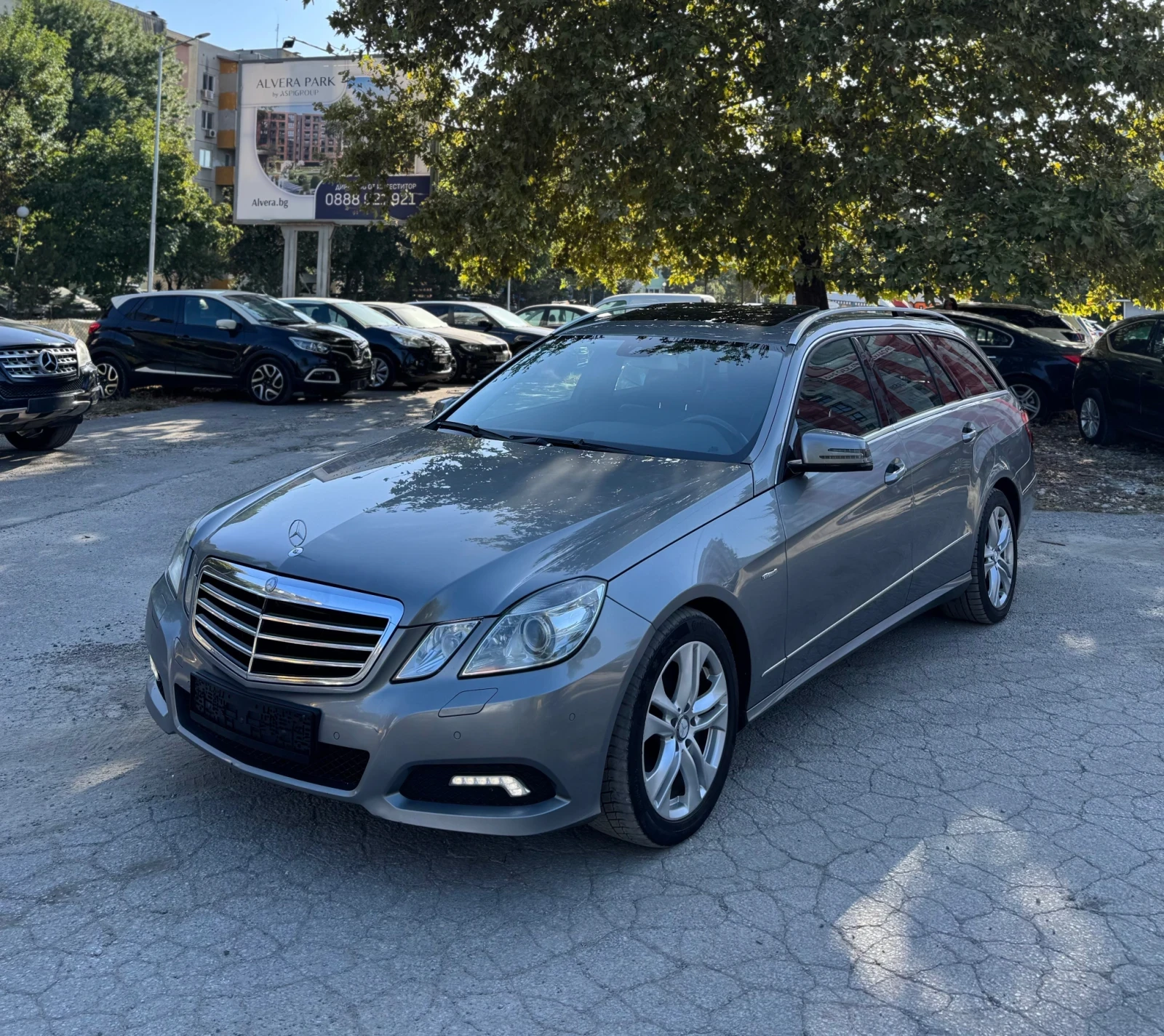 Mercedes-Benz E 350 CDI * AVANTGARDE * Bi-Xenon * Нави * Шибедах * 