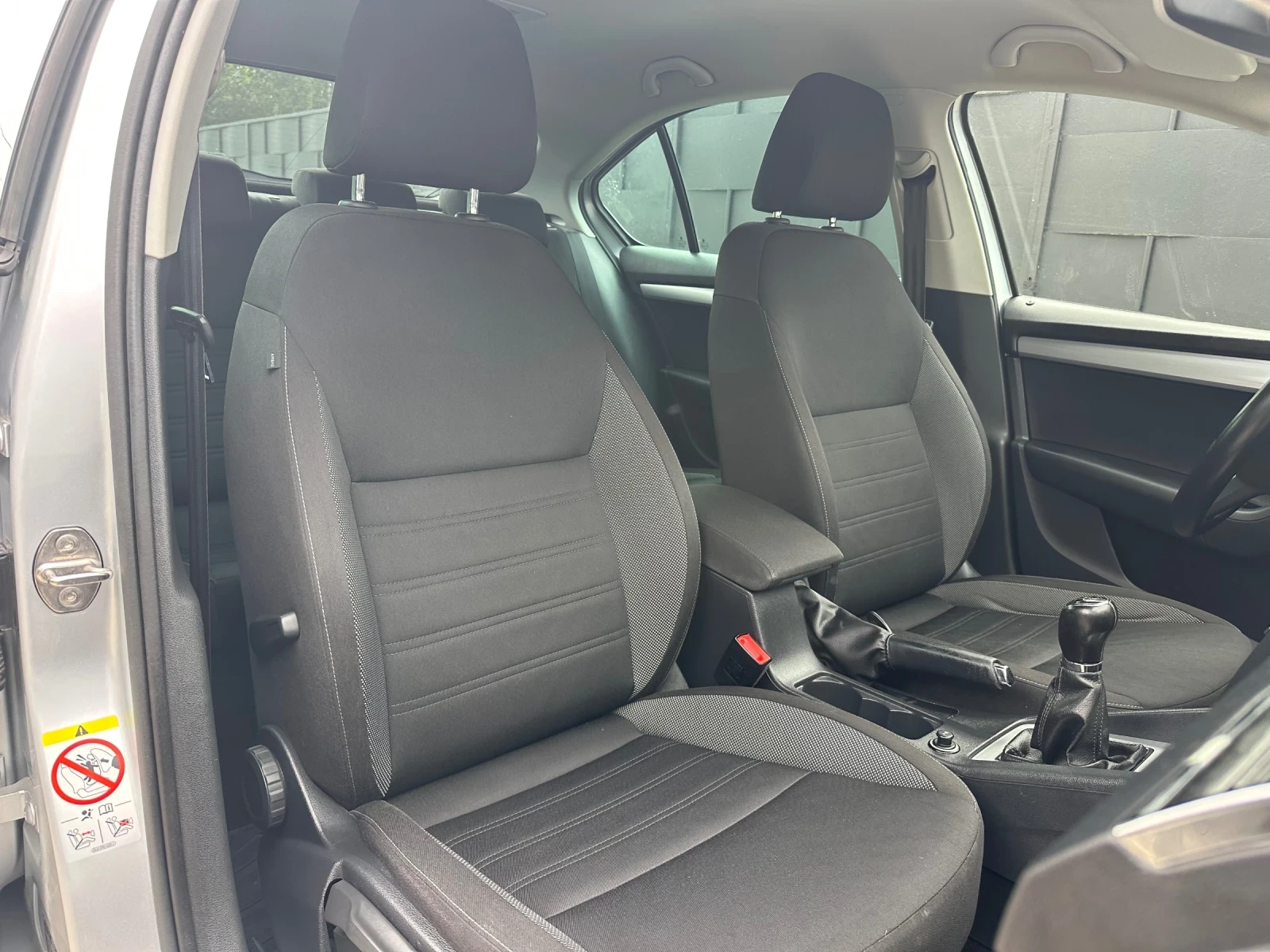 Skoda Octavia TDI-116k.c-СЕДАН, снимка 10 - Автомобили и джипове - 56048707