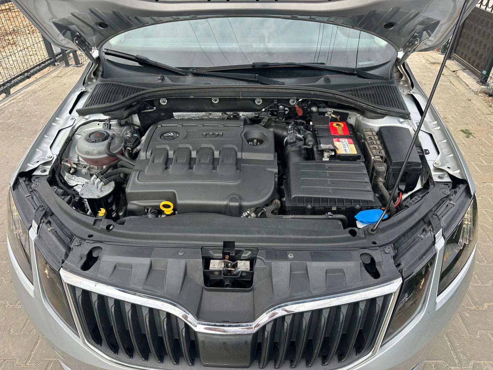 Skoda Octavia TDI-116k.c-СЕДАН, снимка 13 - Автомобили и джипове - 56048707