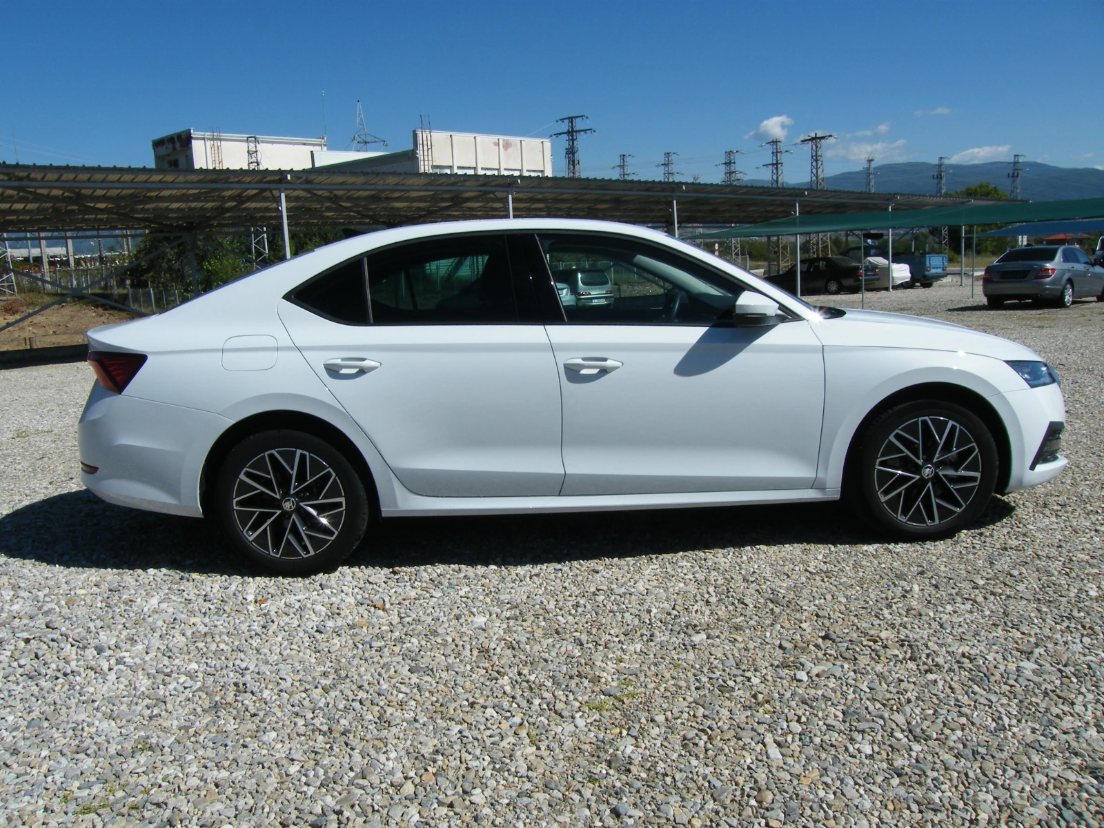 Skoda Octavia 2.0TDI 150kc 4x4 DSG, снимка 3 - Автомобили и джипове - 56073342