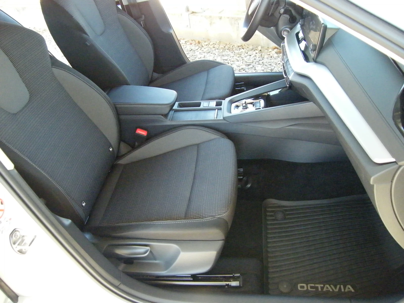 Skoda Octavia 2.0TDI 150kc 4x4 DSG, снимка 14 - Автомобили и джипове - 56073342